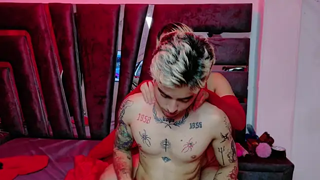 AliceandMax online show from March 14, 2025, 5:24 pm