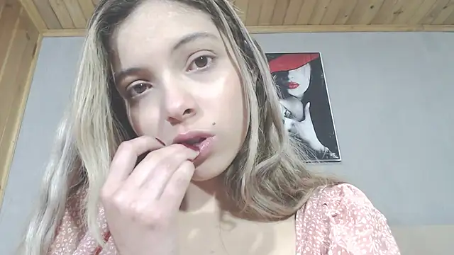 andreau18 online show from February 13, 2025, 4:28 pm