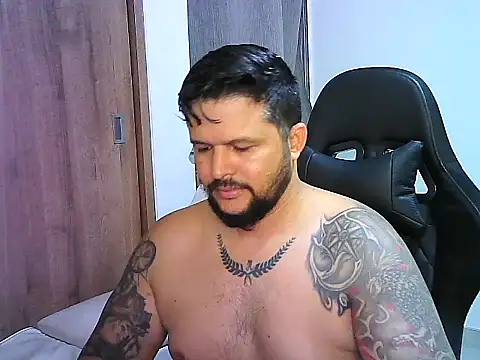 tupapito00 online show from April 7, 2026, 11:39 pm