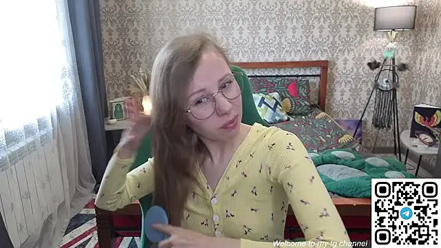 Lill Mary online show from May 19, 2026, 2:29 am