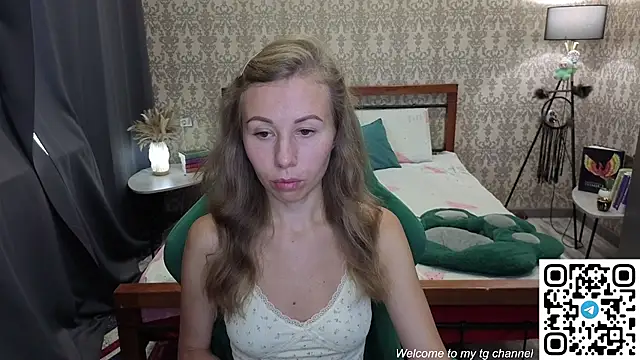 Lill Mary online show from July 25, 2026, 5:37 am