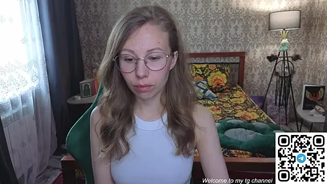 Lill Mary online show from May 3, 2026, 4:39 am