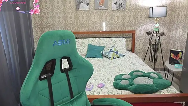 Snapshot of Lill_Mary chatting on February 20, 2026, 5:04 am Lill Mary online show from February 20, 2026, 5:04 am