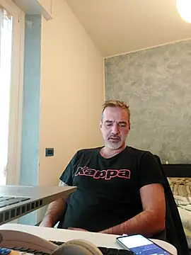 Snapshot of Marcolino183 chatting on February 19, 2026, 8:22 am Marcolino183 online show from February 19, 2026, 8:22 am