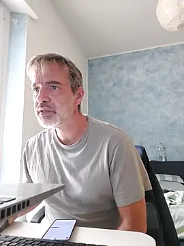 Snapshot of Marcolino183 chatting on May 7, 2026, 7:12 am Marcolino183 online show from May 7, 2026, 7:12 am