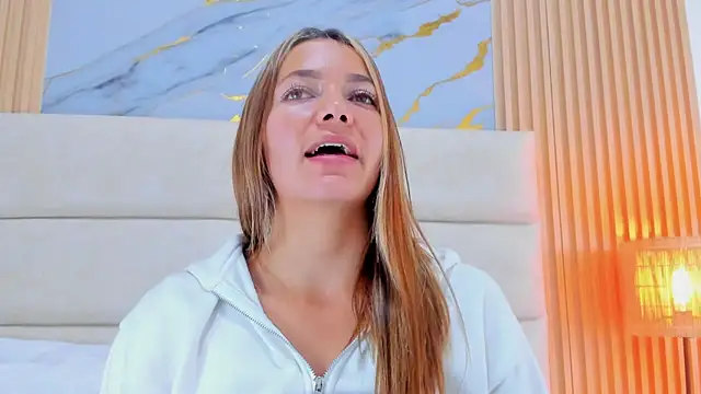 Mia Malkovaa  online show from May 22, 2026, 5:11 pm