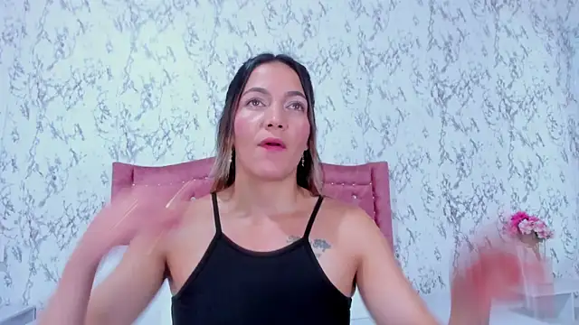 Mia Malkovaa  online show from November 1, 2025, 4:12 pm