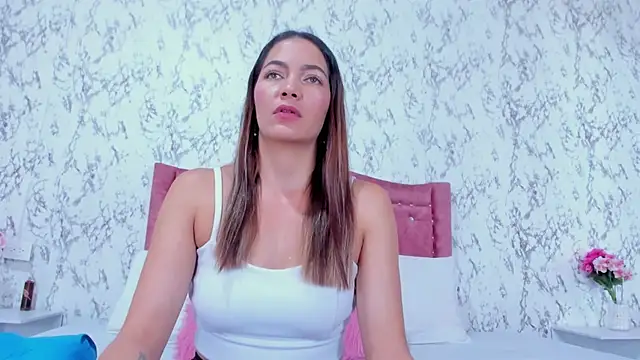 Mia Malkovaa  online show from October 9, 2025, 4:29 pm