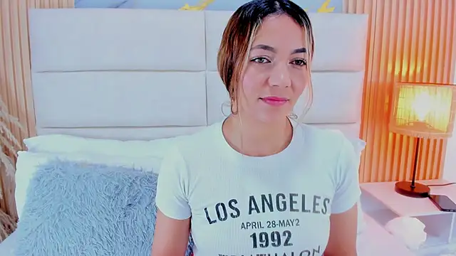 Mia Malkovaa  online show from July 31, 2026, 2:37 pm