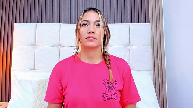 Mia Malkovaa  online show from June 26, 2026, 5:08 pm