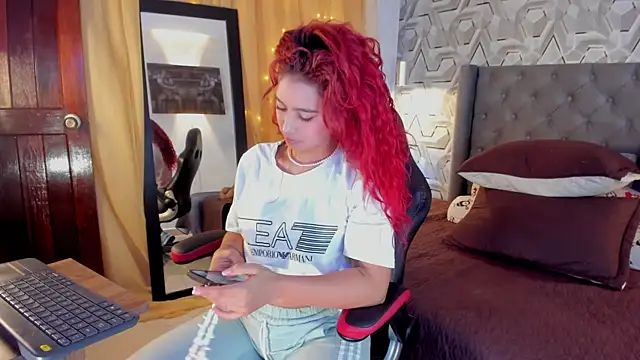 Sophiee Hill online show from September 18, 2025, 11:08 pm