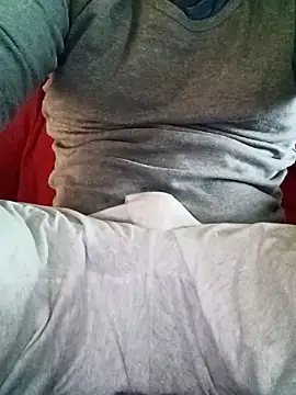 Snapshot of adre84s chatting on February 19, 2025, 8:44 am adre84s online show from February 19, 2025, 8:44 am