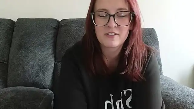 TheBustyHouseWife online show from December 4, 2025, 5:45 pm