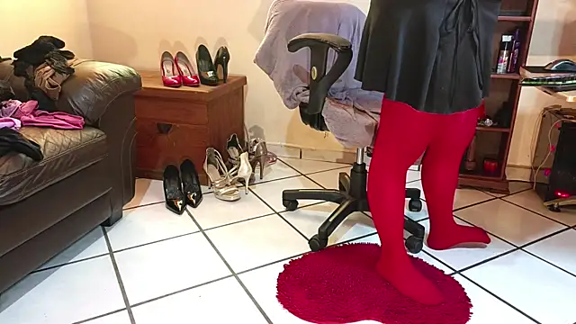 Snapshot of Mylegs4you chatting on July 12, 2026, 9:37 pm Mylegs4you online show from July 12, 2026, 9:37 pm