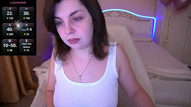 MirandaWong online show from February 12, 2025, 6:08 am