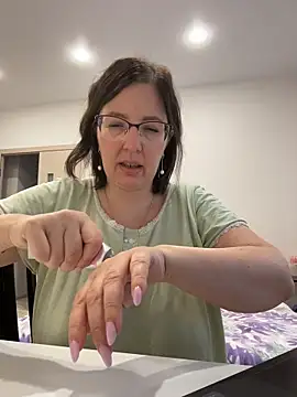 B Bonya m online show from November 6, 2025, 4:27 am