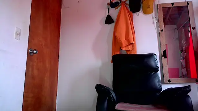 calioppe01 online show from June 15, 2026, 5:12 pm