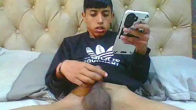 Snapshot of danuel23 chatting on December 19, 2025, 7:27 pm danuel23 online show from December 19, 2025, 7:27 pm