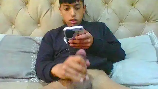 Snapshot of danuel23 chatting on December 20, 2025, 4:32 pm danuel23 online show from December 20, 2025, 4:32 pm