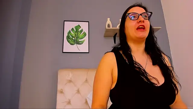 Soe Lara online show from October 11, 2025, 11:11 am