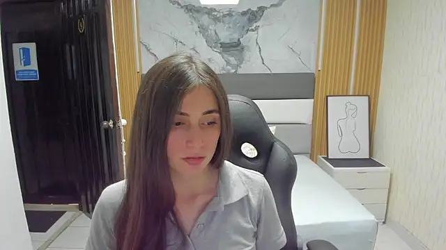 MAGNOLEROY online show from September 22, 2025, 7:20 pm