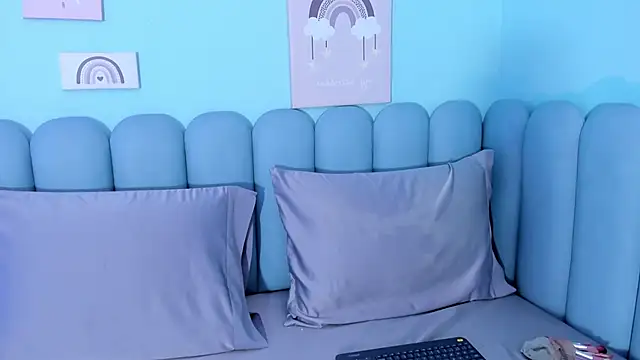 curvy rousi online show from October 2, 2025, 4:05 am