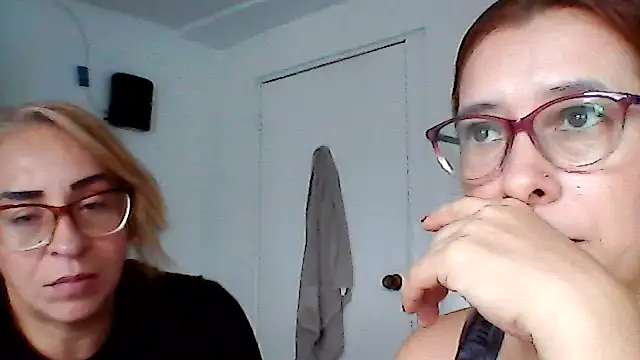 karlabarrera online show from June 4, 2026, 9:08 pm