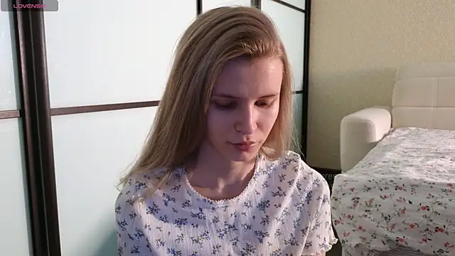 elsa limerence online show from March 12, 2025, 6:29 am