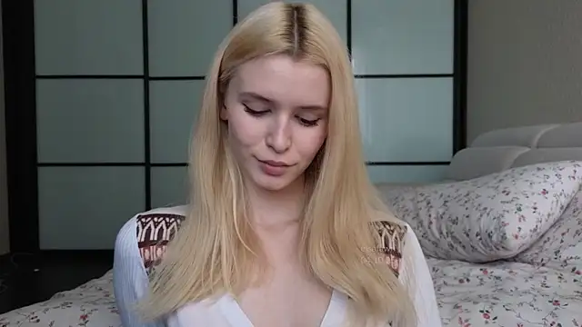 elsa limerence online show from October 4, 2025, 11:01 am