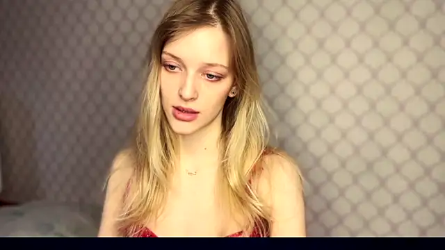 Evvie Summn1 online show from December 16, 2025, 10:19 am