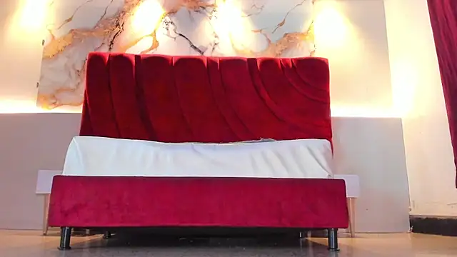 MAISE HILL1 online show from November 13, 2025, 1:15 pm