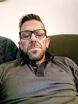 jonyfree1978 online show from September 17, 2025, 9:06 pm