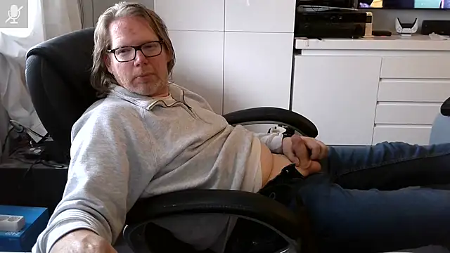 Snapshot of VSteph chatting on June 12, 2026, 4:16 pm VSteph online show from June 12, 2026, 4:16 pm