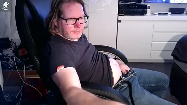 VSteph online show from October 20, 2025, 7:36 pm