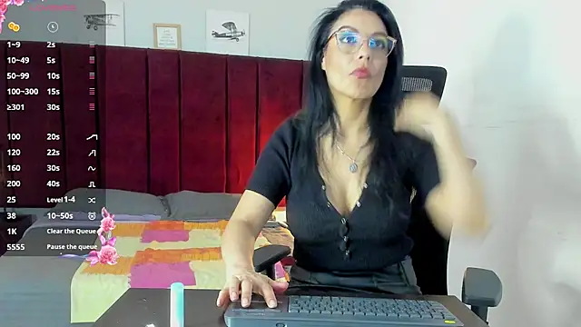 Zuzana21 online show from March 21, 2025, 4:07 pm