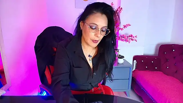 Zuzana21 online show from June 18, 2026, 1:05 pm