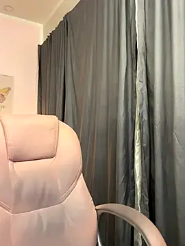 liss black online show from September 11, 2025, 3:17 am