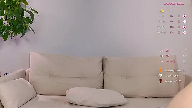 duomooncouple online show from November 15, 2025, 8:51 am