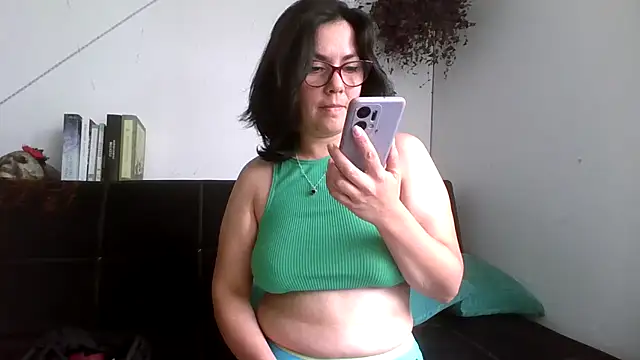 Tiramisu89 online show from November 28, 2025, 9:15 pm