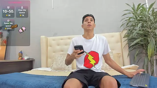 kieran derek online show from September 23, 2025, 3:46 am