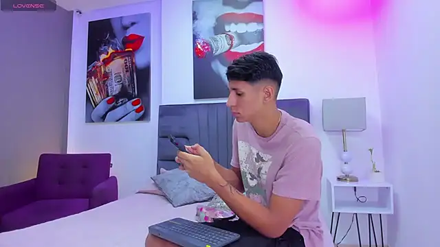 kieran derek online show from November 23, 2025, 3:16 am