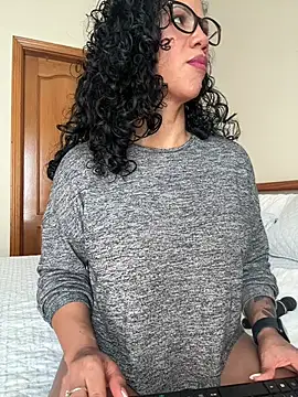 soli-lov online show from February 16, 2025, 12:54 pm