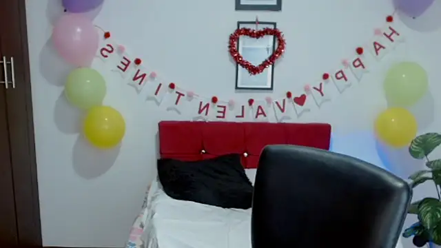 NatalyEscobar lx online show from September 11, 2025, 12:27 pm