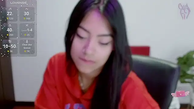 NatalyEscobar lx online show from November 14, 2025, 12:42 pm