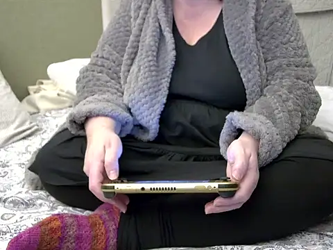 MarthaBriest online show from October 28, 2025, 4:24 am