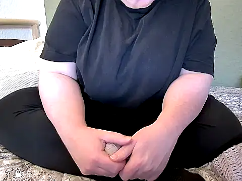 Snapshot of MarthaBriest chatting on June 10, 2026, 6:42 pm MarthaBriest online show from June 10, 2026, 6:42 pm