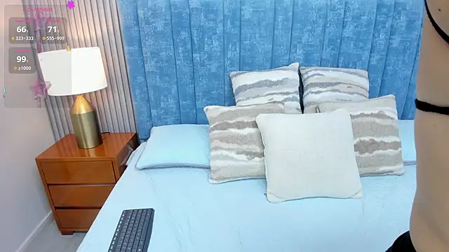 pretty sunlight  online show from October 28, 2025, 1:39 am