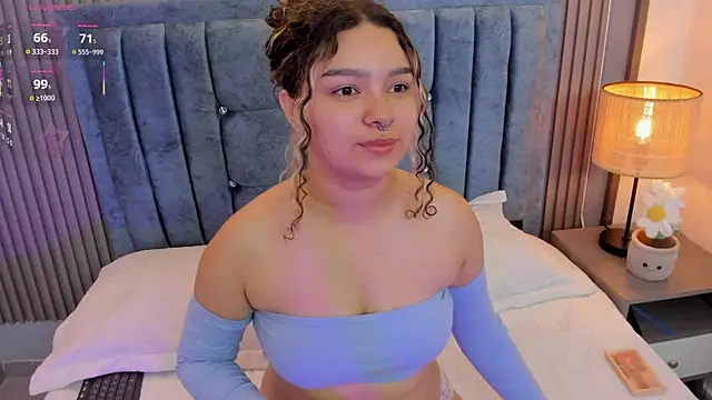 Snapshot of pretty_sunlight_ chatting on July 17, 2026, 12:19 am pretty sunlight online show from July 17, 2026, 12:19 am