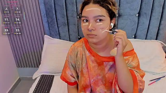 Snapshot of pretty_sunlight_ chatting on July 18, 2026, 9:23 pm pretty sunlight online show from July 18, 2026, 9:23 pm