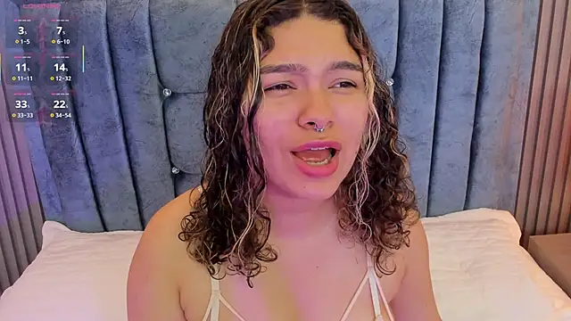 Snapshot of pretty_sunlight_ chatting on June 3, 2026, 3:07 am pretty sunlight online show from June 3, 2026, 3:07 am